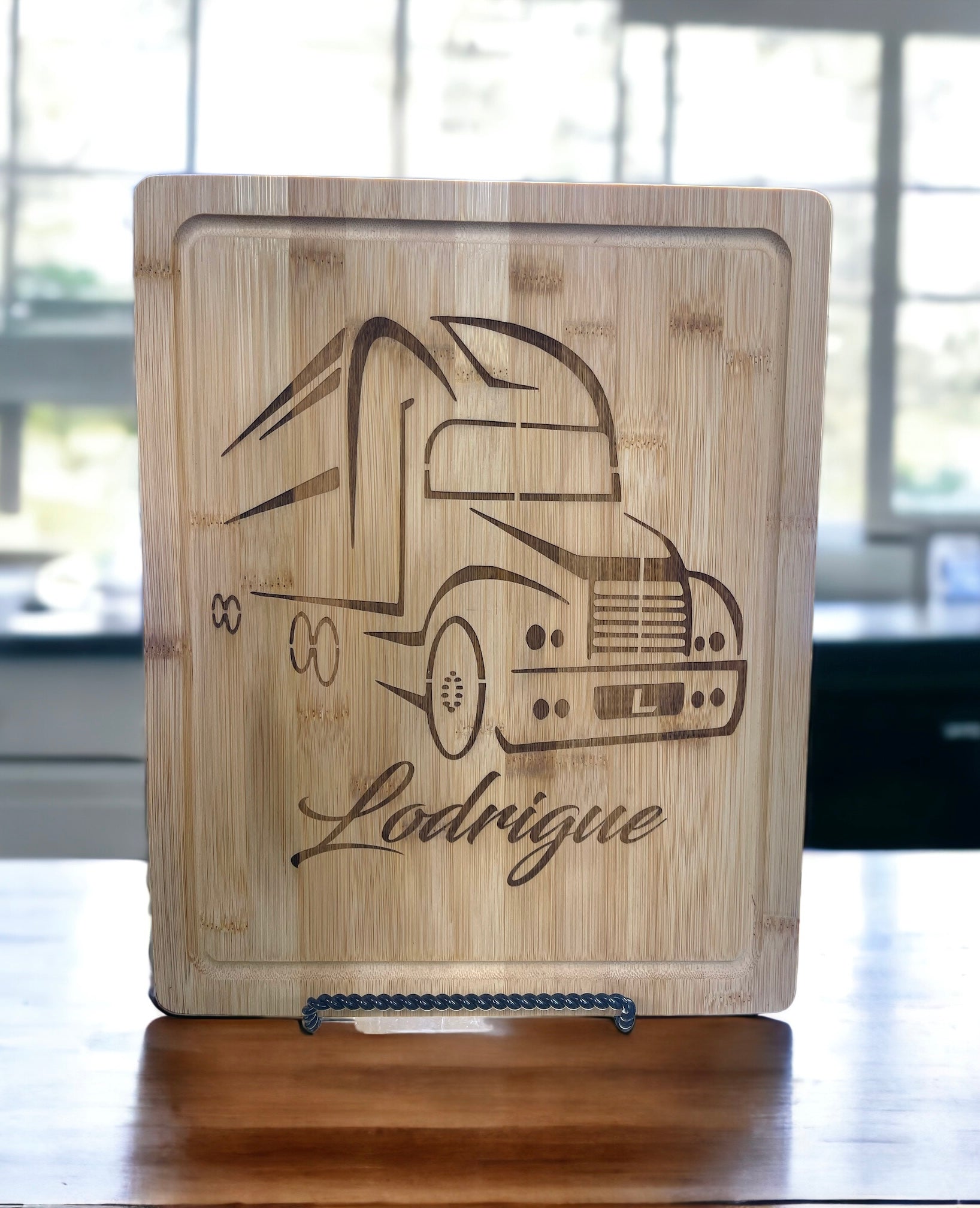 Personalized Bamboo Cutting Board with Drip Edge – 11.5" x 8.750"