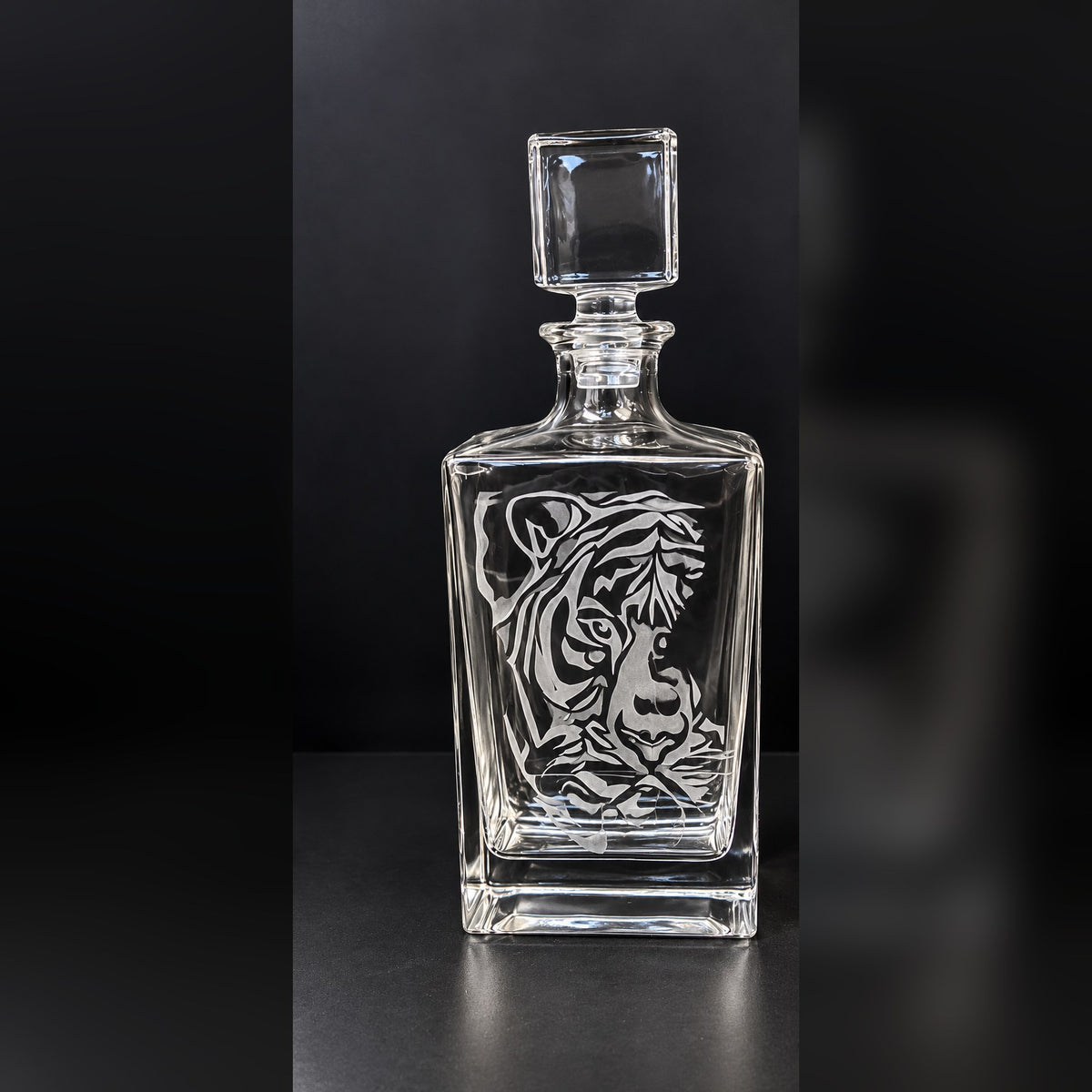 Custom laser engraved 810 ml square glass decanter with tiger design